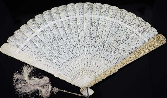 A large Chinese export ivory brise fan with lacquer case, mid 19th century, length 31.5cm, case 37cm, one guard repaired